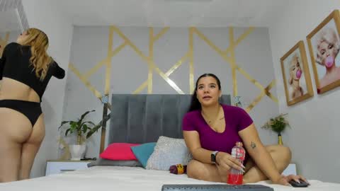 Snapshot of caro_danna chatting on 04/11/26, 11:47 Caroline online show from 04/11/26, 11:47