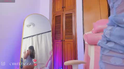 Snapshot of caro_martinezz chatting on 07/07/26, 05:21 online show from 07/07/26, 05:21