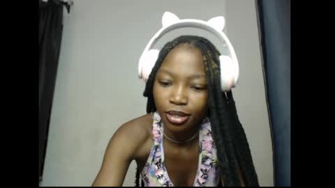 caroline online show from 04/12/26, 03:44