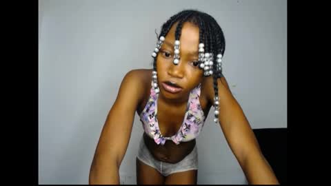Snapshot of carobaby8 chatting on 06/06/26, 04:17 caroline online show from 06/06/26, 04:17