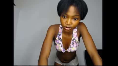 Snapshot of carobaby8 chatting on 06/22/26, 04:09 caroline online show from 06/22/26, 04:09