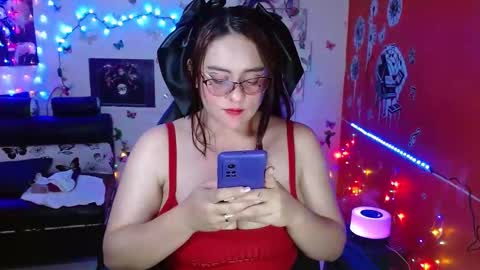 Snapshot of carol20_1994 chatting on 02/13/25, 10:11 Carolina online show from 02/13/25, 10:11