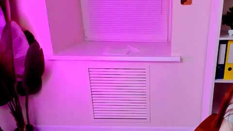 Snapshot of carol_carmen chatting on 11/18/25, 08:41 Carol online show from 11/18/25, 08:41