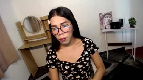 Snapshot of carol_linaxxx chatting on 12/11/24, 03:56 Carolina online show from 12/11/24, 03:56