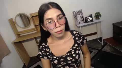 Snapshot of carol_linaxxx chatting on 12/21/24, 09:33 Carolina online show from 12/21/24, 09:33