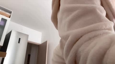 carol_may_ online show from 05/17/26, 06:33