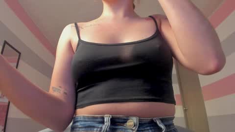 Snapshot of carol_pinter chatting on 12/29/24, 01:06 Carol online show from 12/29/24, 01:06