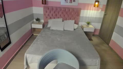 Snapshot of carol_pinter chatting on 01/31/25, 02:07 Carol online show from 01/31/25, 02:07