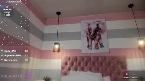 Snapshot of carol_pinter chatting on 02/14/25, 03:15 Carol online show from 02/14/25, 03:15