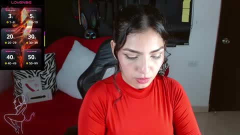 Snapshot of carolaine69_ chatting on 05/26/26, 01:51 Caroline online show from 05/26/26, 01:51