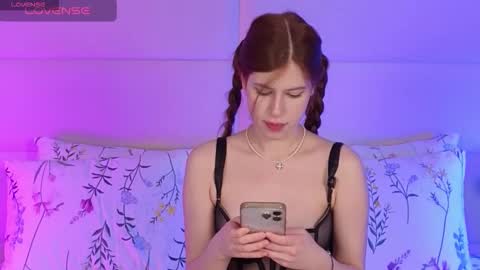 carolainemyers online show from 11/28/25, 08:00