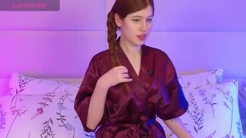 carolainemyers online show from 12/04/25, 05:43