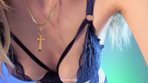 Snapshot of carolblonde chatting on 10/05/25, 07:45 Char online show from 10/05/25, 07:45