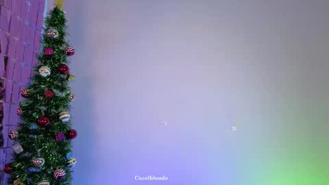 Snapshot of carolblonde chatting on 12/16/25, 01:10 Char online show from 12/16/25, 01:10