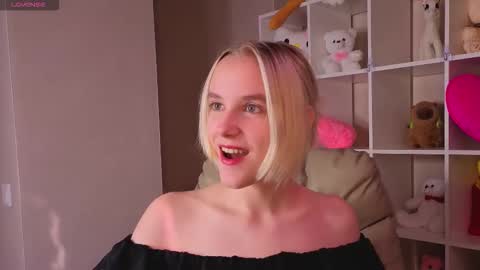 Snapshot of carolin_miller chatting on 09/15/25, 08:14 Carol online show from 09/15/25, 08:14