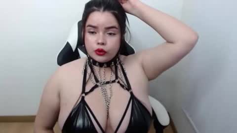 Snapshot of carolina_lee12 chatting on 04/17/26, 05:54 carolina online show from 04/17/26, 05:54