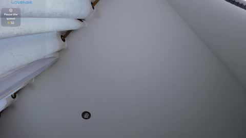 Snapshot of carolina_t chatting on 12/01/24, 09:48 carolina_t online show from 12/01/24, 09:48