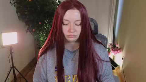 Snapshot of carolina_winter chatting on 06/09/26, 06:36 Mira online show from 06/09/26, 06:36
