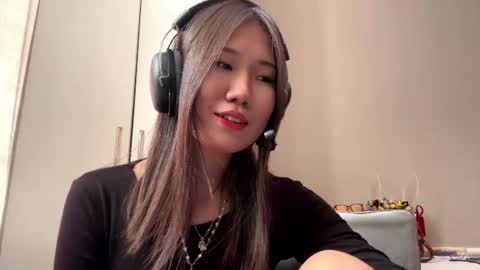 Snapshot of carolinadalegowski chatting on 08/01/26, 10:47 LIl online show from 08/01/26, 10:47