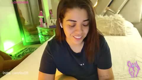 caroline online show from 04/01/26, 05:19