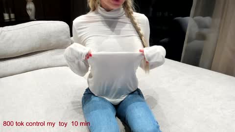 Lina.I will online 1 December   online show from 12/28/24, 02:21