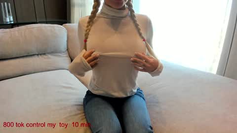 Lina.I will online 1 December   online show from 02/28/25, 09:15