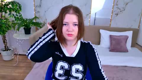 Snapshot of carolinasherry chatting on 03/12/26, 06:19 carolinasherry online show from 03/12/26, 06:19