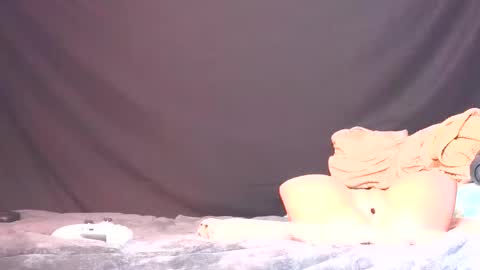 carolinayungin96 online show from 04/05/26, 02:58