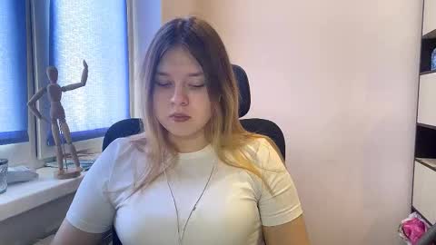 Snapshot of carolindueno chatting on 02/22/26, 07:40 carolindueno online show from 02/22/26, 07:40