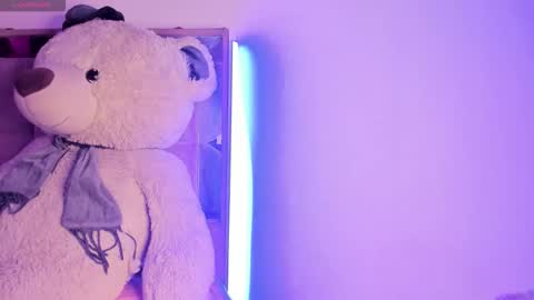 caroline 3 online show from 10/01/25, 03:23