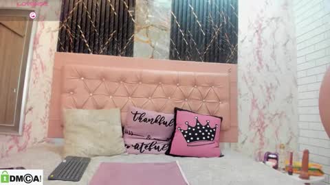 caroline daring online show from 11/20/25, 11:54