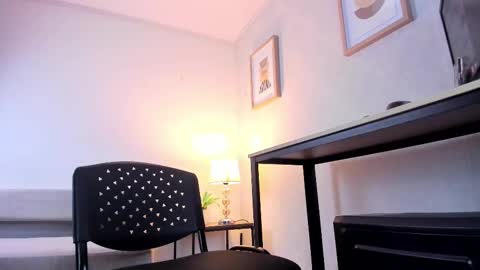  Caroline  online show from 11/03/25, 11:11