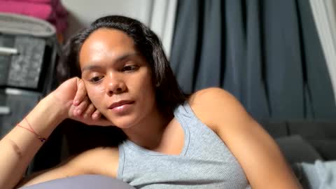 caroline_east online show from 04/11/26, 11:58