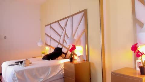 Caroline online show from 12/05/25, 12:14