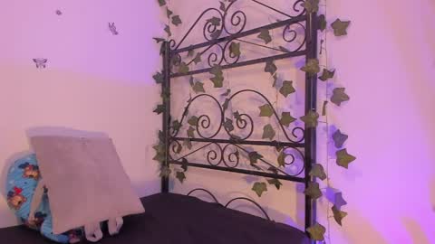 caroline_millerr online show from 04/16/26, 01:12