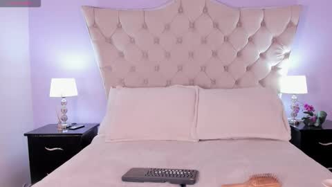 Caroline online show from 10/07/25, 07:33