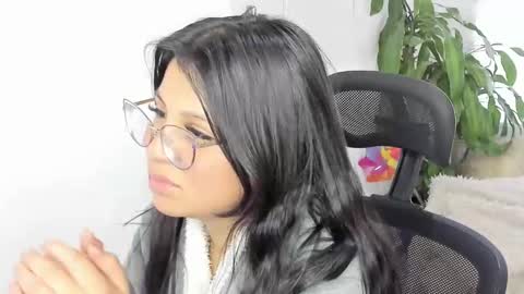 Snapshot of caroline_rodriguez_9 chatting on 09/27/25, 04:12 caroline_rodriguez_9 online show from 09/27/25, 04:12