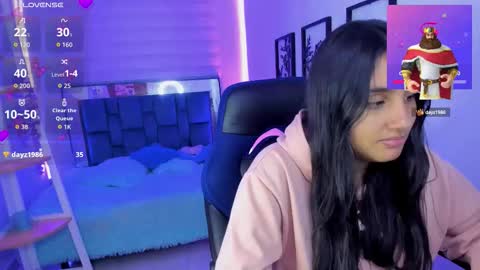 Snapshot of caroline_rodriguez_9 chatting on 10/01/25, 04:07 caroline_rodriguez_9 online show from 10/01/25, 04:07