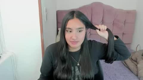 Snapshot of caroline_rodriguez_9 chatting on 10/04/25, 07:34 caroline_rodriguez_9 online show from 10/04/25, 07:34