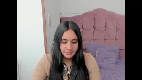 Snapshot of caroline_rodriguez_9 chatting on 10/06/25, 07:44 caroline_rodriguez_9 online show from 10/06/25, 07:44