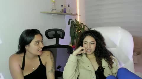 Snapshot of caroline_rodriguez_9 chatting on 10/11/25, 07:51 caroline_rodriguez_9 online show from 10/11/25, 07:51