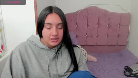 caroline_rodriguez_9 online show from 11/27/25, 04:09