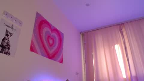 Snapshot of carolineamber chatting on 01/16/26, 06:17 Carlolina online show from 01/16/26, 06:17