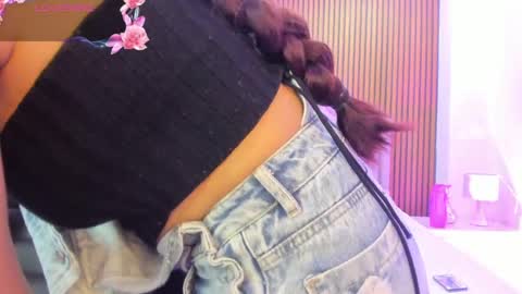 Snapshot of carolinefyre chatting on 04/28/26, 12:32 Caroline online show from 04/28/26, 12:32