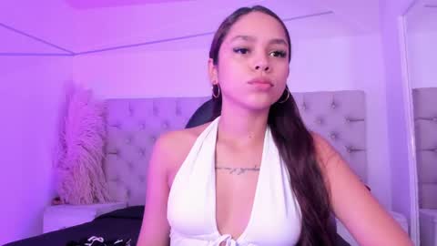 Snapshot of carolinefyre chatting on 05/03/26, 01:06 Caroline online show from 05/03/26, 01:06