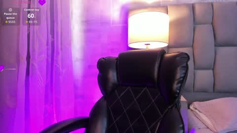 Snapshot of carolinefyre chatting on 05/11/26, 02:45 Caroline online show from 05/11/26, 02:45