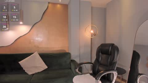 Snapshot of carolinegrace_ chatting on 01/03/25, 02:08 Caro online show from 01/03/25, 02:08