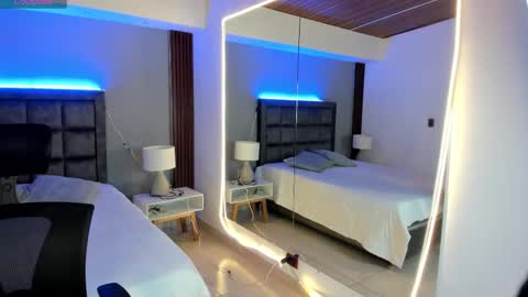 Snapshot of carolinemiller1 chatting on 10/12/25, 12:37 Caro online show from 10/12/25, 12:37