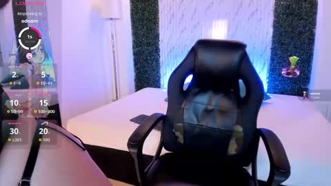 Snapshot of carolinemiller1 chatting on 10/25/25, 07:19 Caro online show from 10/25/25, 07:19