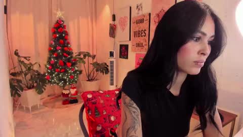Snapshot of carolinerousev chatting on 12/26/24, 02:59 carol  online show from 12/26/24, 02:59